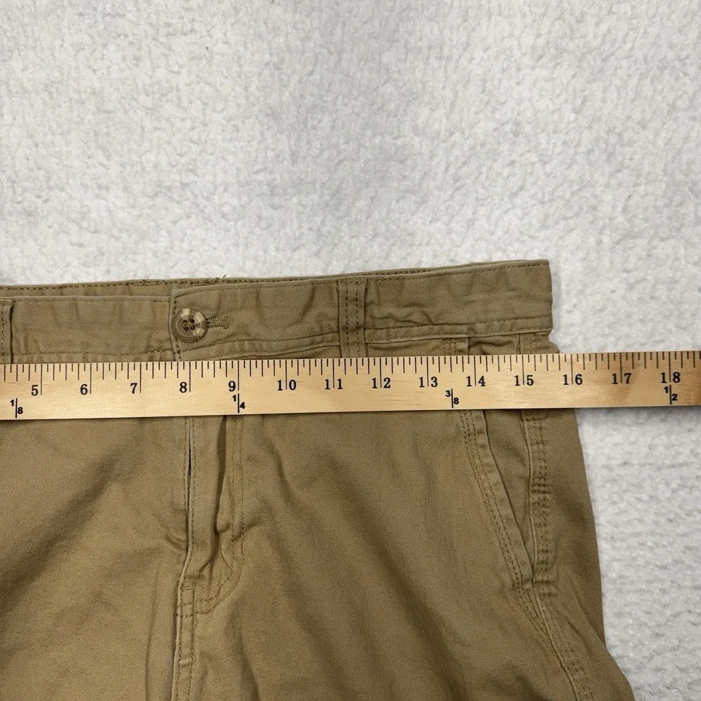 Eddie Bauer Khaki Beige Pants Active Fit Men's‎ Size 32x32